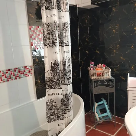 Maison Chaleureuse A Avec Cheminee Et Jardin Capendu