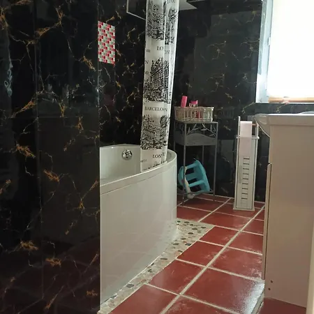 Maison Chaleureuse A Avec Cheminee Et Jardin
