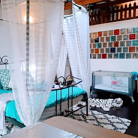Holiday home Maison Chaleureuse A Avec Cheminee Et Jardin