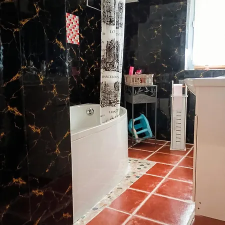 Maison Chaleureuse A Avec Cheminee Et Jardin