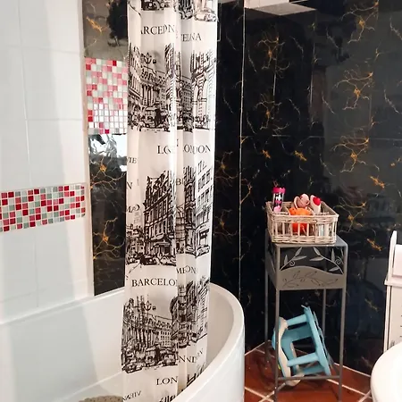 Maison Chaleureuse A Avec Cheminee Et Jardin * Capendu